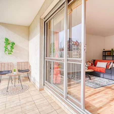 Apartment A 10 Minutes De Paris Avec Balcon